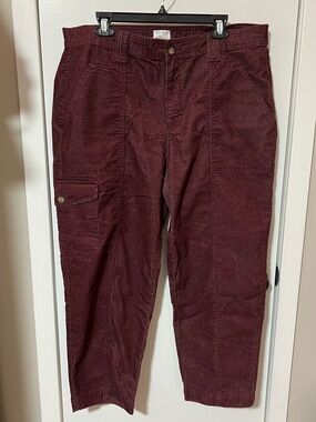 Women’s Corduroy Cargo Pants in Burgundy